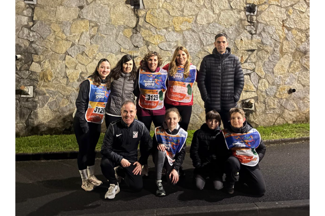 El equipo de Alcorta Forging Group posando antes de la KORRIKA.